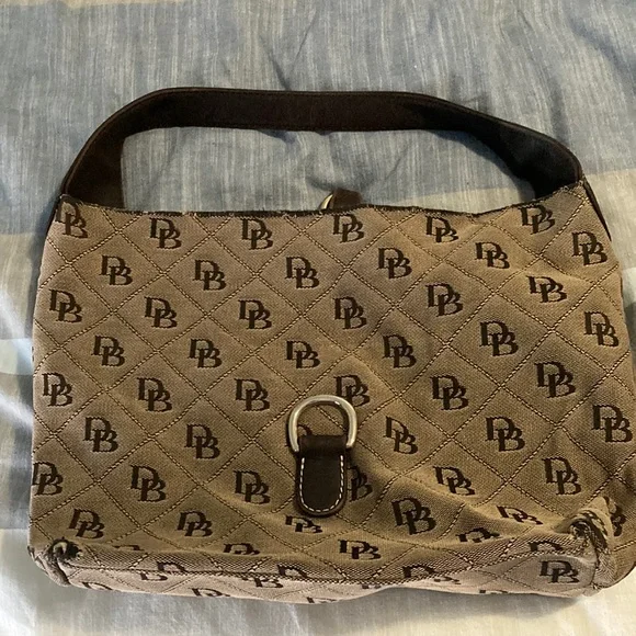 Dooney & Bourke purse - Picture 1 of 10